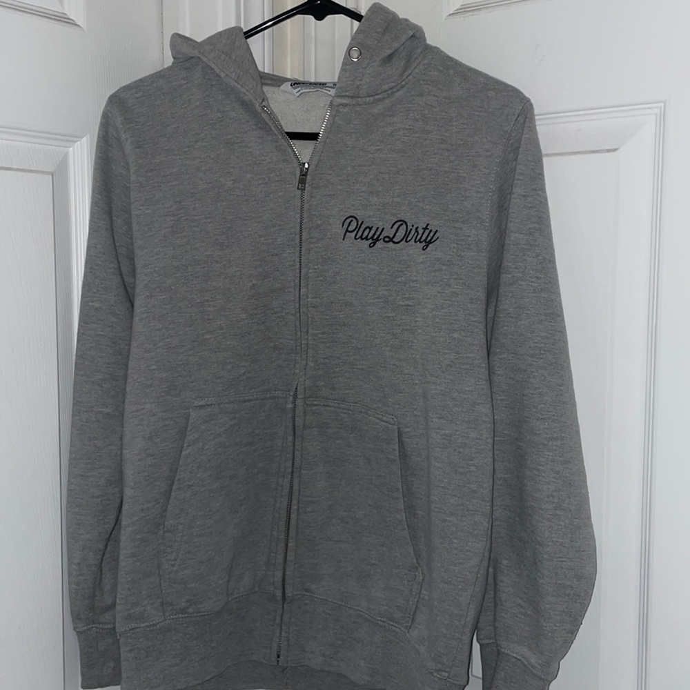 Men’s Small Undefeated gray zip up